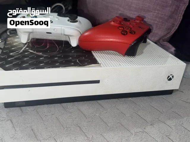 اكس بوكس ون اس مستعمل ابو 10 شهور ومعا ايد عدد 2 أصليات ومطلوب بالجهاز 800شيكل