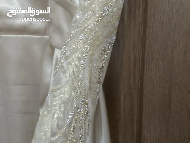 فستان فخم للبيع جديد مو مستعمل نهائي