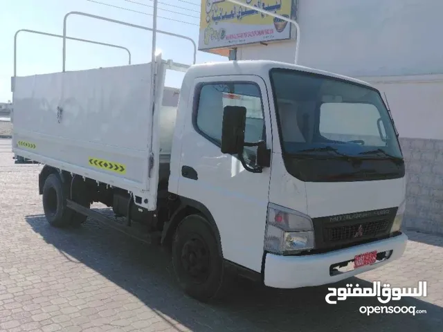 مستبيشي موديل 2009 بدون حوادث 3طن فحص سنه كامله كيلومتر 280 ألف مكينه جير دفريشن أموره طيبه