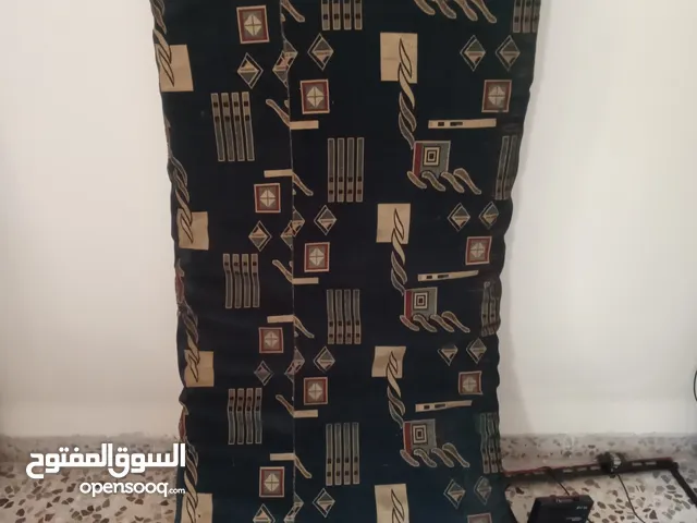 فرشات اسفنج مع وجه عدد4 كما بالصور بحاله جيده مستعملات للبيع بسعر 35 دينار نهائي