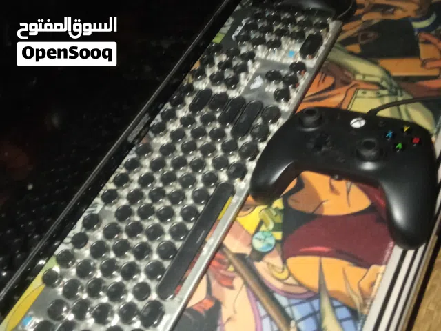 عندي كيبورد بلو سويتش ازرق