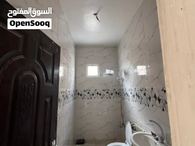 شقة سكنية ديلوكس للايجار الزرقاء الزواهرة قرب مسجد الفلاح