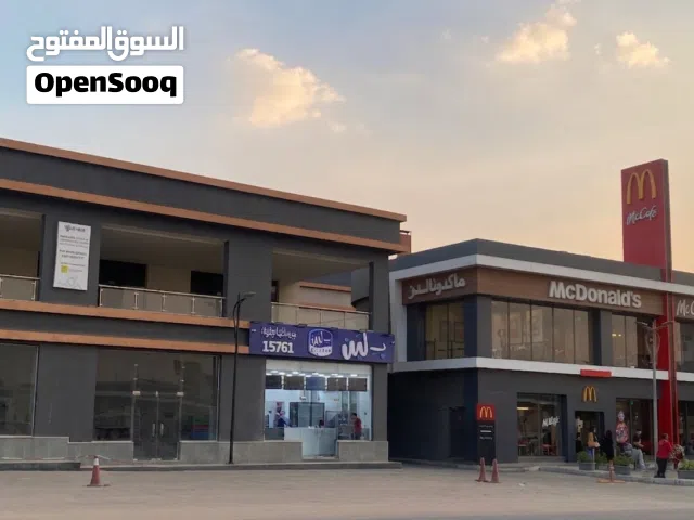 محلات للايجار - مول في أقوى لوكيشن يخدم أعلى كثافة سكانية وحركة يومية مستمرة دقائق من التجمع الاول