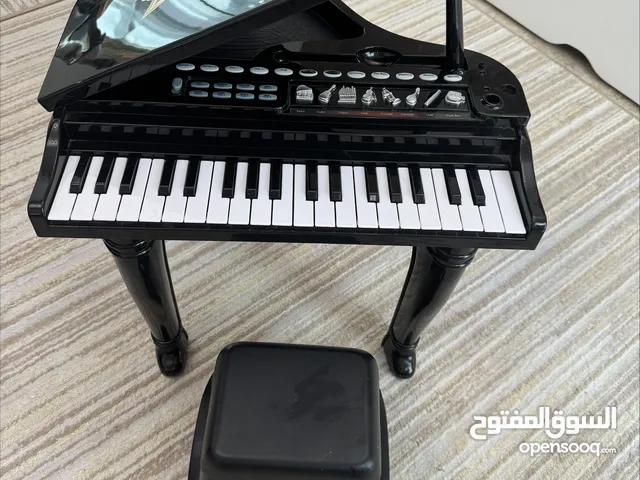 بيانو للصغار بحالة الجديد فقط 150 درهم