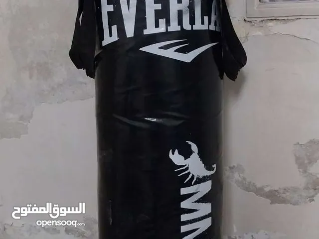 كيس ملاكمه. +كفوف ملاكمه +مشد اعصاب