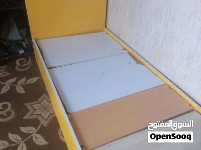 سرير فردي لي للبيع