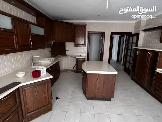 310 m2 4 Bedrooms Apartments for Rent in Amman Um Uthaiena