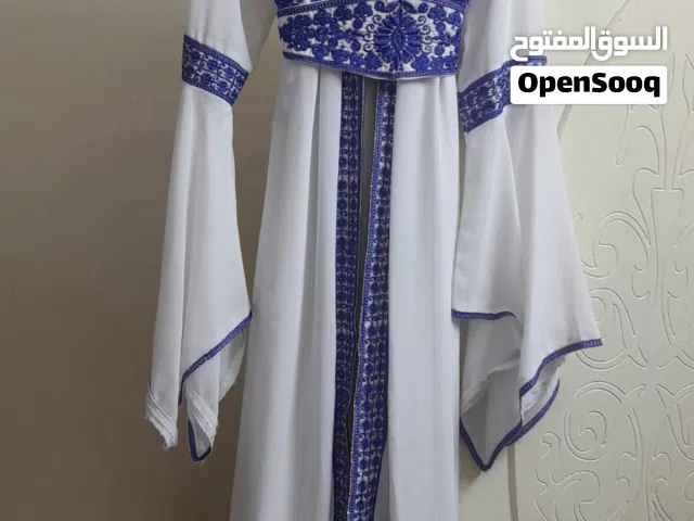 قفطان للبيع لون ابيض