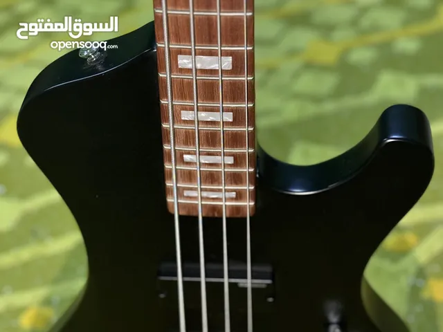 Ltd bass guitart