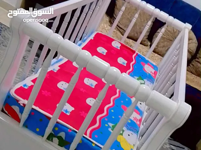سرير اطفال