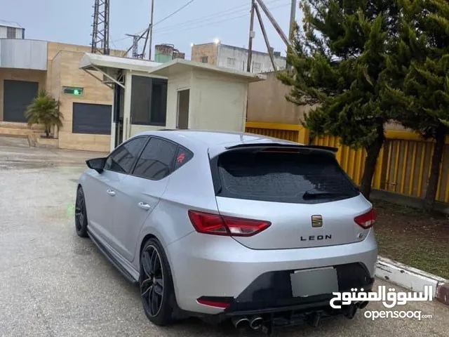 سيات ليون للبيع