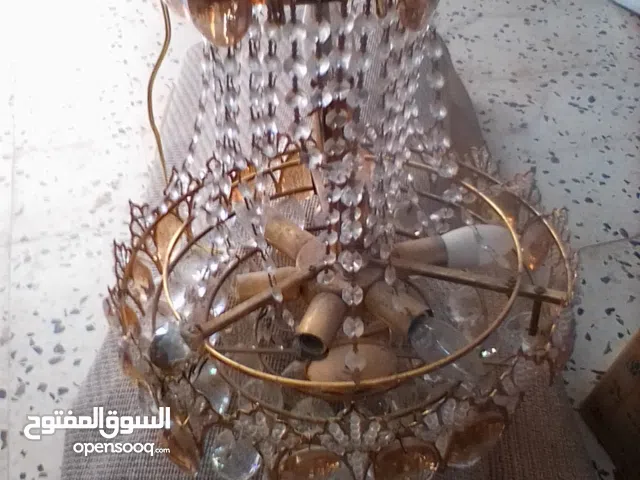 ثريا سته لامبات زوز يشتغل والباقي تصليح بتلامبه