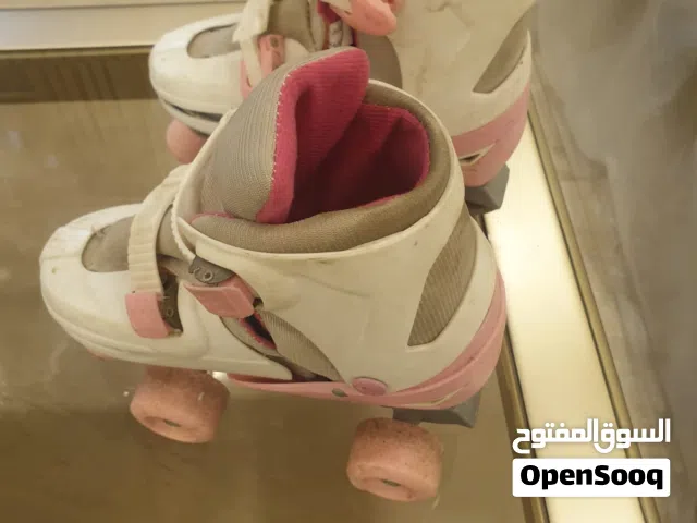 سكيت حذاء عجلات بحال الوكالة للبيع