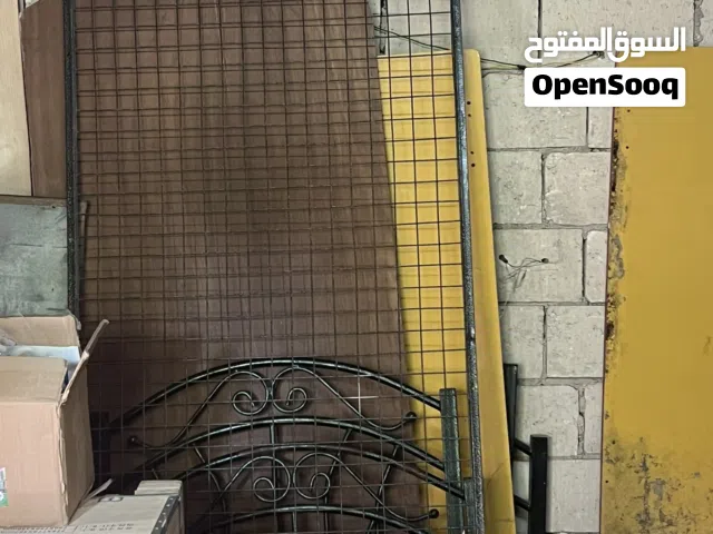 شبكة عرض الملابس والاحذيه.