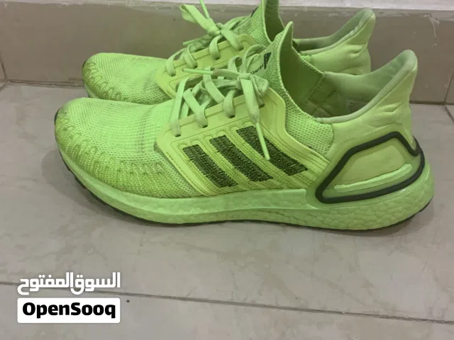 اديداس الترا بوس اصلي مقاس 42 ونص مافي شقوق السعر 5