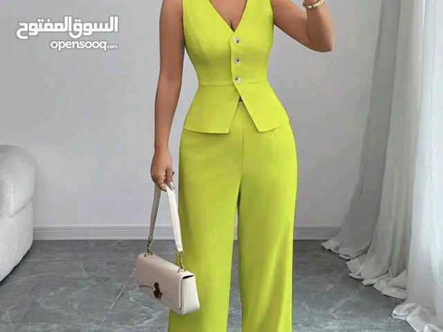 طقم نسائي جميل