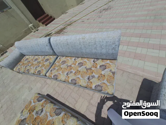 كنبات كورنر خشب محلي وتسريحه ايضا مع لمبات اناره