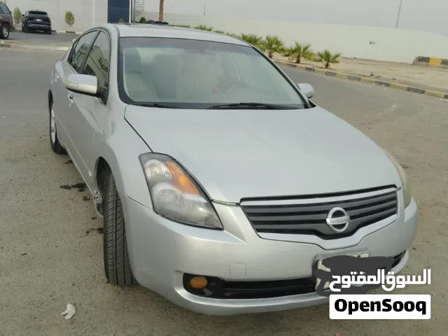 Used Nissan Altima in Farwaniya