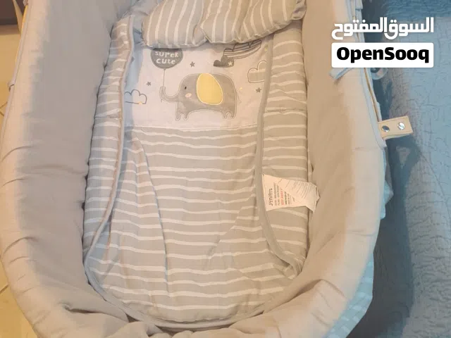 سرير أطفال كالجديد من جونيورز