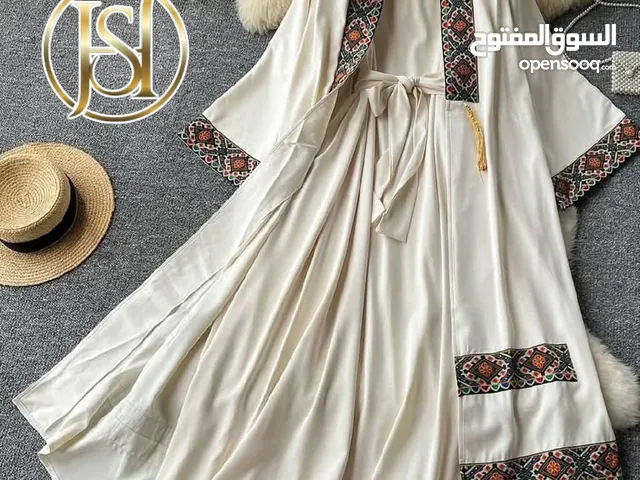 عباية انيقه وجميله ترند الموسم