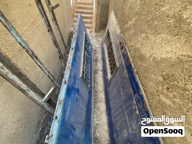 بوابة حديد ثقيل وقديم ممتاز تزن اكثر من 100كيلو