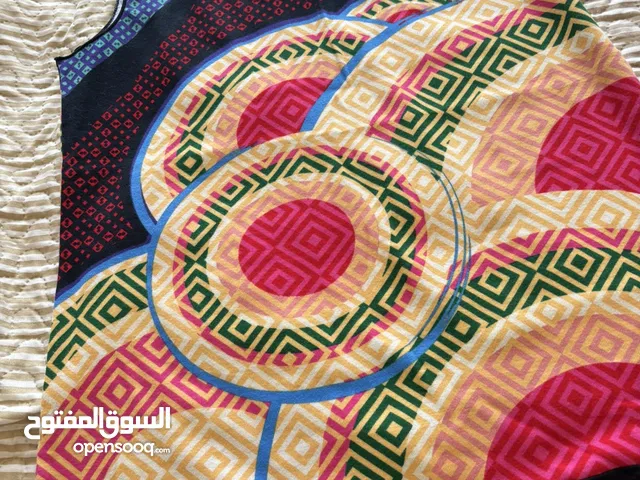 ملابس نسائي للبيع بسبب السفر