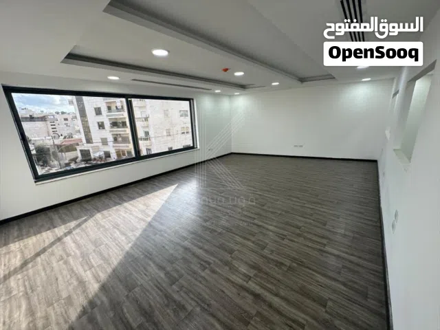 مكتب تجاري فاخر للايجار في شارع مكة