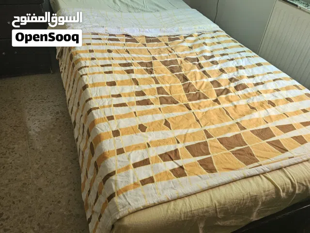 سريرين من نفس النوع للبيع بسعر مغري