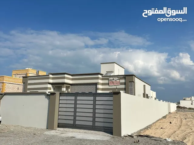 220 m2 5 Bedrooms Townhouse for Sale in Al Batinah Al Masnaah