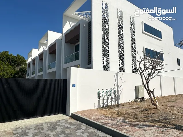 للبيع فيلا راقية في القرم – – إطلالة بحرية ومحمية طبيعية