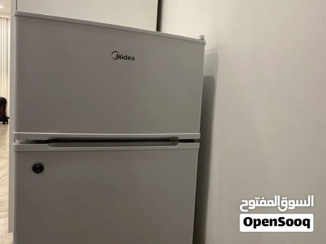 للبيع ثلاجة وفريز حجمها صغير