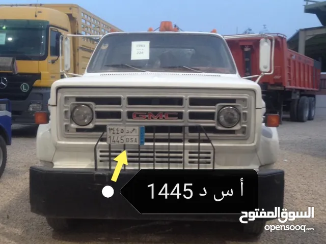 Tow Truck GMC 1993 in Al Riyadh