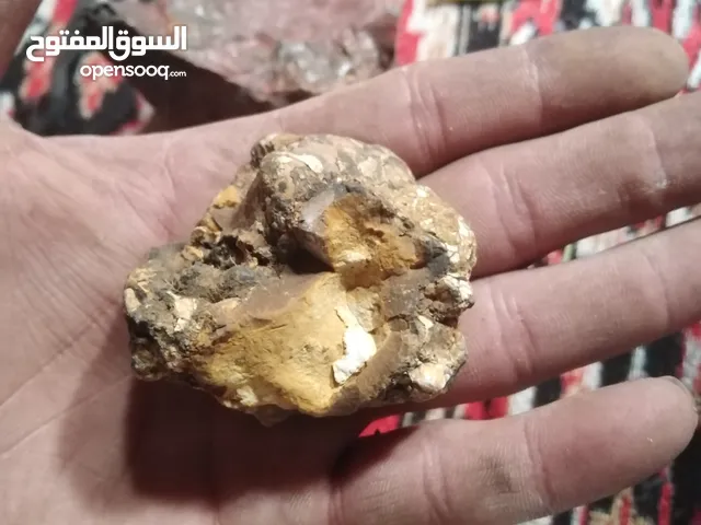 عقيق يماني بجميع انواعه خام