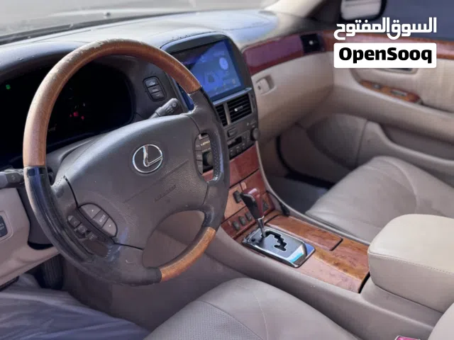 لكزس 430 2005 خليجي وكالة عمان المستخدم الثاني ممشى 200 الف كيلو فقط