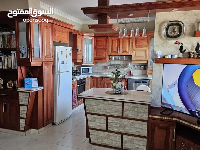 121 m2 3 Bedrooms Apartments for Sale in Ramallah and Al-Bireh Um AlSharayit