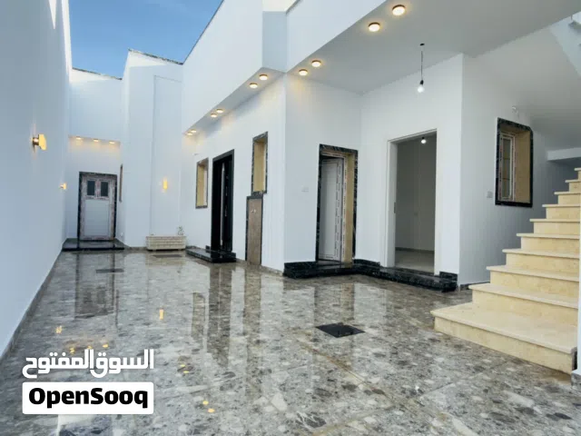 165 m2 3 Bedrooms Townhouse for Sale in Tripoli Khallet Alforjan