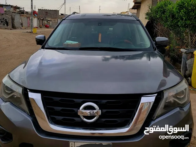 Used Nissan Pathfinder in Basra