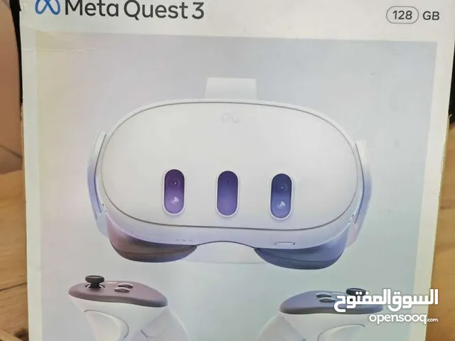 نظارة Meta Quest 3 شبه جديد بجميع ملحقاتها