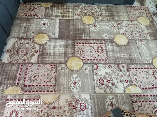 سجاد للبيع بحالة ممتازة جداً جداً