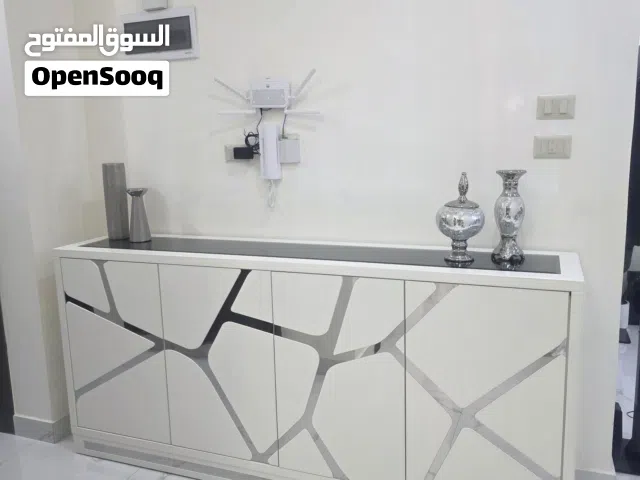 درسوار تفصيل خشب ثقيل جدآ  جديدة استعمال بسيط بحالة الوكالة