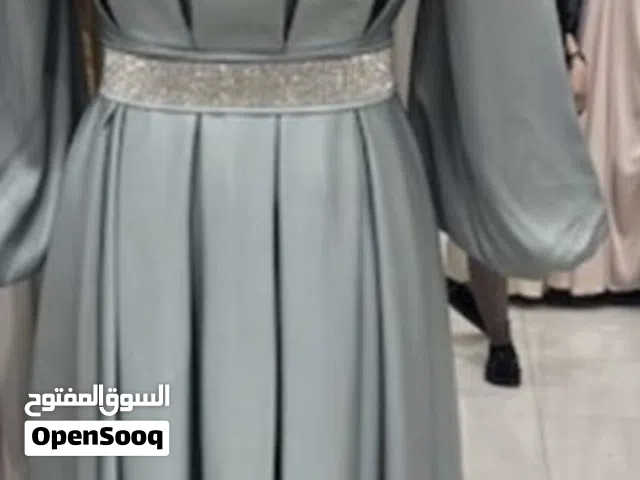 فستان بسيط للبيع