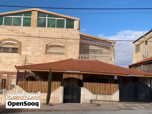239 m2 More than 6 bedrooms Villa for Sale in Zarqa Al Zarqa Al Jadeedeh