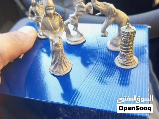 32 قطعه شطرنج للبيع