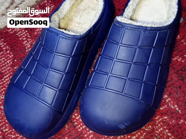 كروكس كحلي تقيل مبطن فرو تدفئة ممتازة