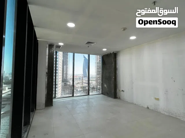 مكتب تجاري مع فترة سماح للإيجار في شرق