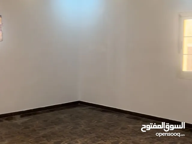 120 m2 3 Bedrooms Apartments for Rent in Jeddah Al Fadeylah
