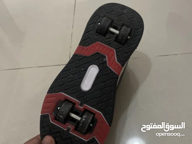 حذاء تزلج قابل للفك