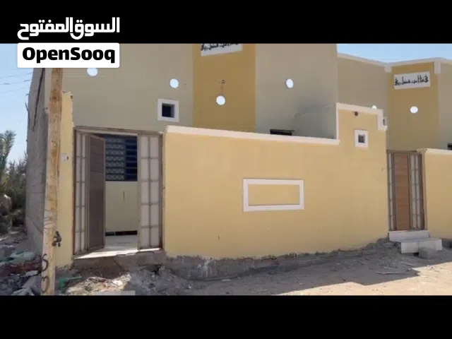 بيوت اثنين للبيع مساحه كله بيت 100 متر بيوت بعدهن جدد تستلم مفتاح