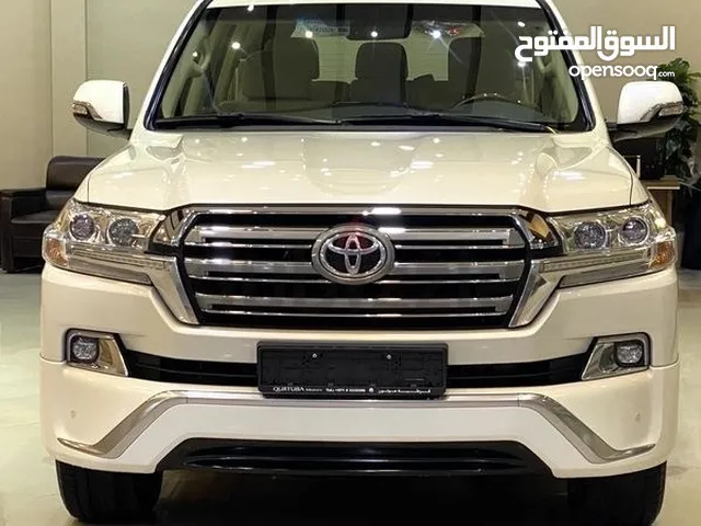 Toyota Land Cruiser 2017 VXR 5.7L – Excellent Condition