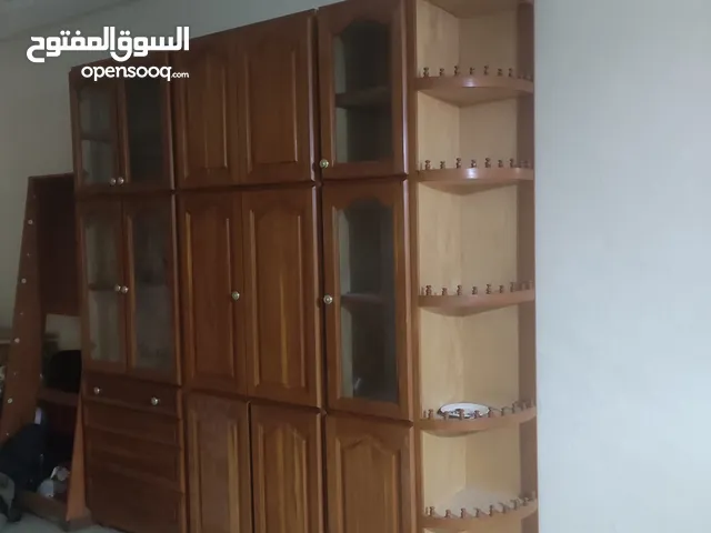 خزانة خشبية ممتازةمن نوع خشب الارز